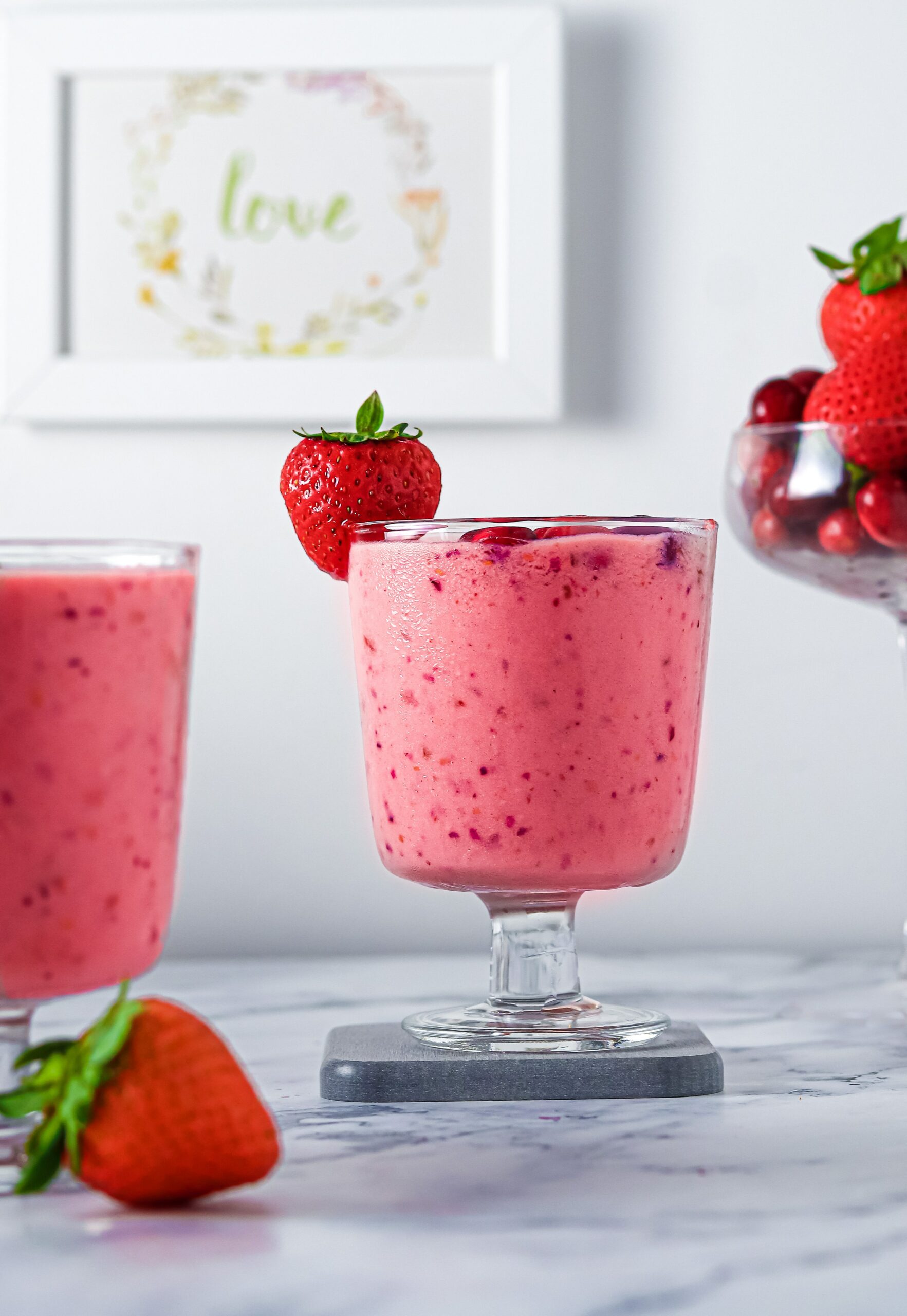 Milkshake à la framboise, banane et fraise